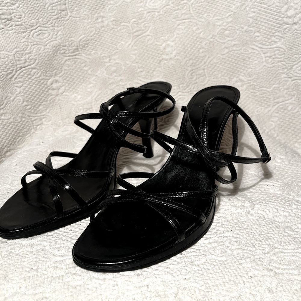 Bandolino black leather Strappy High Heel Sandals Ankle Strap